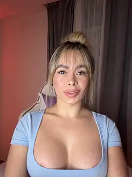 Snapshot of Alison_Diaz17 chatting on 10/13/25, 11:16 Alison Diaz17 online show from 10/13/25, 11:16