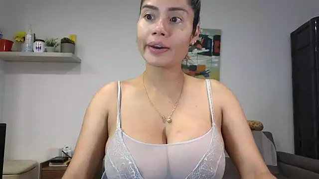 Alondra fetish online show from 05/06/26, 01:53