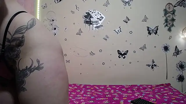 Nicolle-sky online show from 11/08/25, 05:16