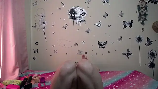 Nicolle-sky online show from 12/16/25, 04:44