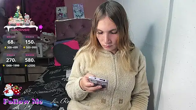 Snapshot of Tiffany_bunny2023 chatting on 12/18/25, 02:38 Tiffany bunny2023 online show from 12/18/25, 02:38