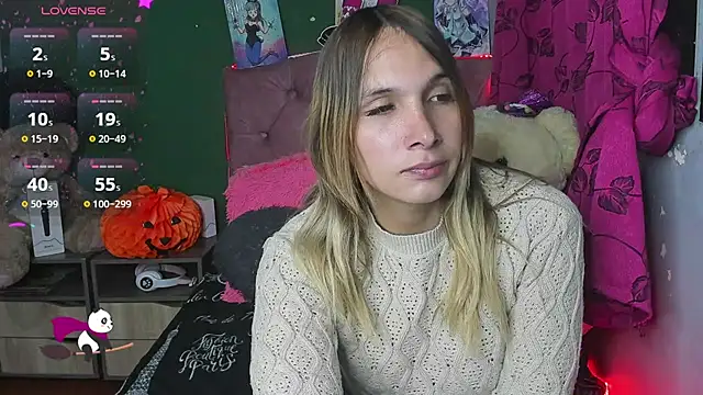 Snapshot of Tiffany_bunny2023 chatting on 10/31/25, 12:07 Tiffany bunny2023 online show from 10/31/25, 12:07