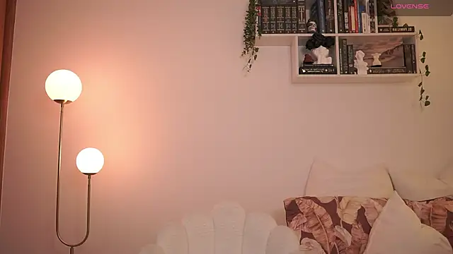 Snapshot of EmilyxRose_- chatting on 02/09/25, 09:49 EmilyxRose - online show from 02/09/25, 09:49