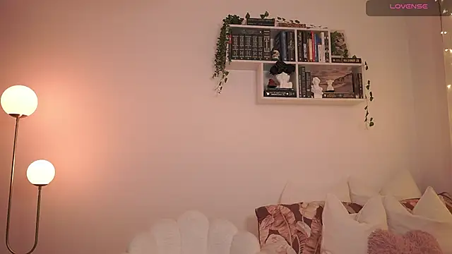 Snapshot of EmilyxRose_- chatting on 02/07/25, 08:20 EmilyxRose - online show from 02/07/25, 08:20