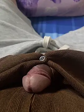 Snapshot of boythichcu69 chatting on 10/26/25, 09:10 boythichcu69 online show from 10/26/25, 09:10