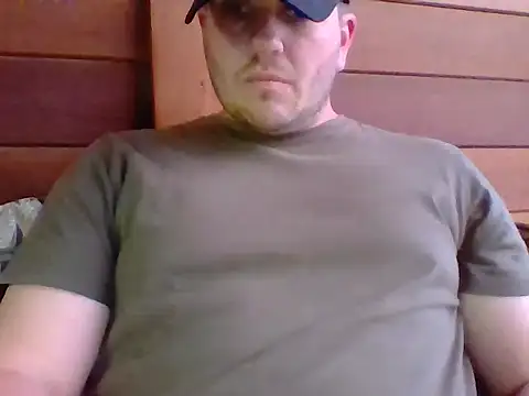 Snapshot of dotlondrina chatting on 10/25/25, 08:20 dotlondrina online show from 10/25/25, 08:20