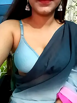 Snapshot of Gulabo-jaan chatting on 03/01/25, 03:49 Gulabo-jaan online show from 03/01/25, 03:49