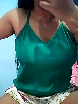 Snapshot of Gulabo-jaan chatting on 04/30/26, 08:57 Gulabo-jaan online show from 04/30/26, 08:57