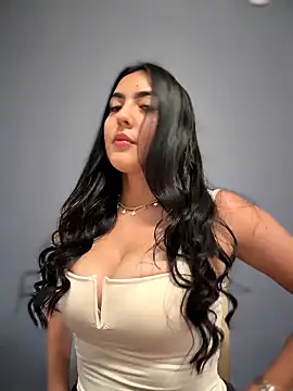 MarianaBenz online show from 05/17/26, 05:46