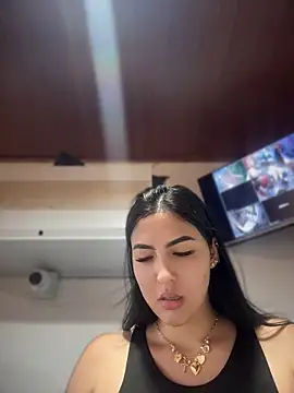 MarianaBenz online show from 06/18/26, 12:31