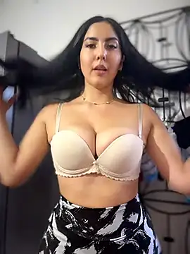 MarianaBenz online show from 05/09/26, 09:18