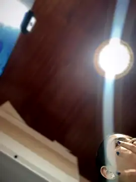 MarianaBenz online show from 11/05/25, 01:09