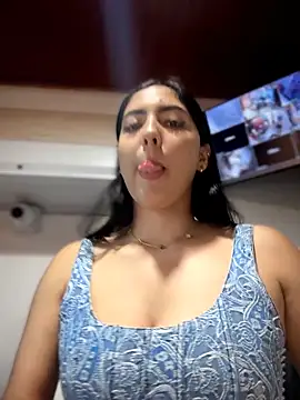 MarianaBenz online show from 05/11/26, 12:12