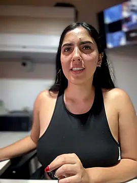 MarianaBenz online show from 04/14/26, 12:04