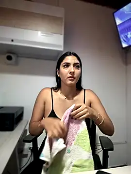 MarianaBenz online show from 11/15/25, 03:54