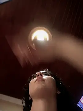 MarianaBenz online show from 10/22/25, 11:03