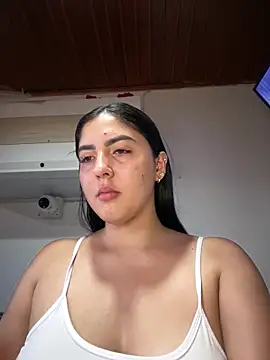 MarianaBenz online show from 02/05/26, 11:55
