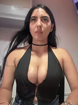 MarianaBenz online show from 09/10/25, 09:14