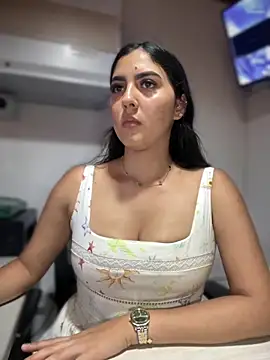 MarianaBenz online show from 11/09/25, 11:42