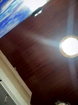 MarianaBenz online show from 12/16/25, 12:04