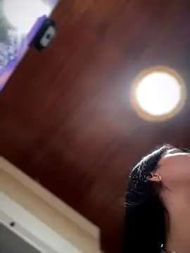 MarianaBenz online show from 11/17/25, 03:21