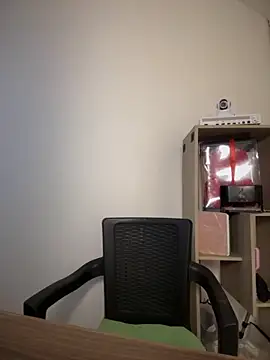 MarianaBenz online show from 11/26/25, 01:05