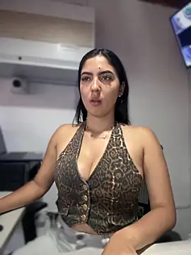 MarianaBenz online show from 09/23/25, 11:39