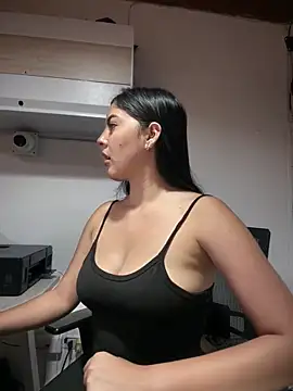 MarianaBenz online show from 04/08/26, 12:12