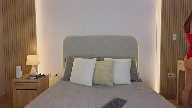 KristennBlue online show from 04/05/26, 05:30