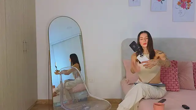 Snapshot of KristennBlue chatting on 02/27/26, 09:14 KristennBlue online show from 02/27/26, 09:14