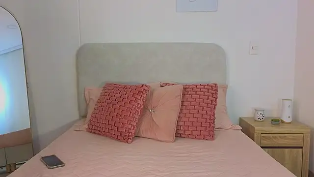 KristennBlue online show from 12/19/25, 11:34