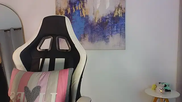 KristennBlue online show from 12/01/25, 12:11