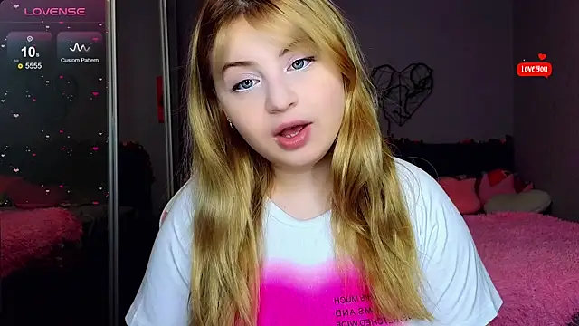 Snapshot of shy_blondiee chatting on 02/08/25, 12:28 shy blondiee online show from 02/08/25, 12:28