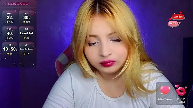 Snapshot of shy_blondiee chatting on 03/17/25, 11:24 shy blondiee online show from 03/17/25, 11:24