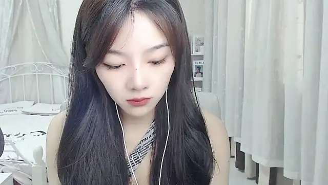 Jenny-Z online show from 05/17/26, 01:49