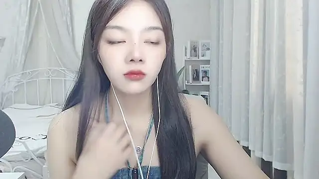 Snapshot of Jenny-Z chatting on 06/30/26, 01:38 Jenny-Z online show from 06/30/26, 01:38