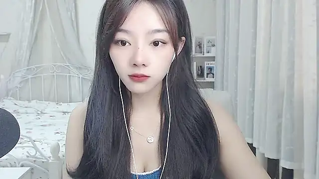 Snapshot of Jenny-Z chatting on 06/13/26, 01:47 Jenny-Z online show from 06/13/26, 01:47