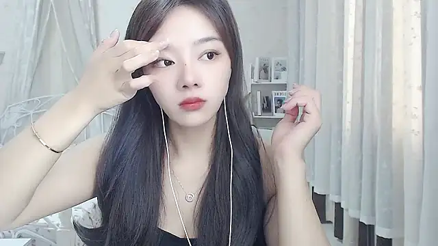 Snapshot of Jenny-Z chatting on 06/20/26, 01:32 Jenny-Z online show from 06/20/26, 01:32