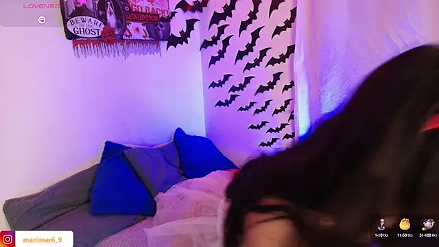 Snapshot of mari_mar69 chatting on 10/11/25, 09:21 mari mar69 online show from 10/11/25, 09:21