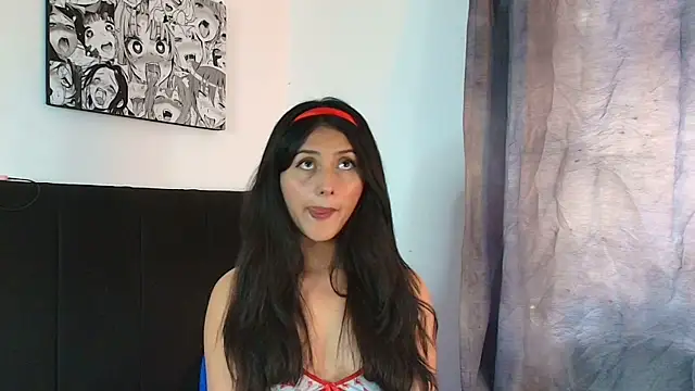 Snapshot of mari_mar69 chatting on 12/15/25, 08:36 mari mar69 online show from 12/15/25, 08:36