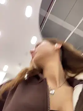 QuitieLia online show from 03/12/26, 07:23