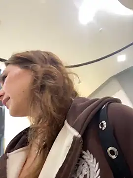 QuitieLia online show from 03/18/26, 01:24