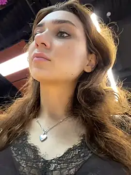 QuitieLia online show from 04/18/26, 12:51