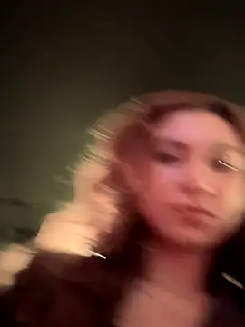 Snapshot of QuitieLia chatting on 10/06/25, 03:57 QuitieLia online show from 10/06/25, 03:57