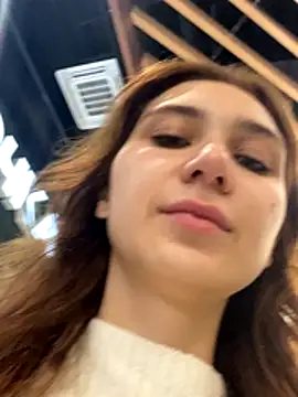 QuitieLia online show from 11/08/25, 08:18