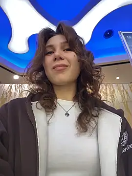 QuitieLia online show from 02/26/26, 08:14