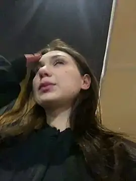 Snapshot of QuitieLia chatting on 01/06/25, 03:08 QuitieLia online show from 01/06/25, 03:08