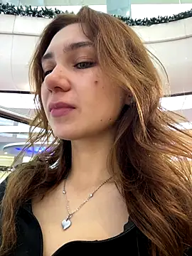 QuitieLia online show from 11/20/25, 08:37