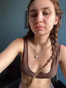 QuitieLia online show from 05/22/26, 07:17