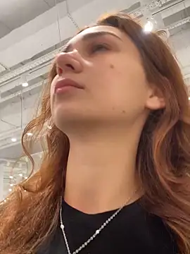 QuitieLia online show from 12/03/25, 08:25